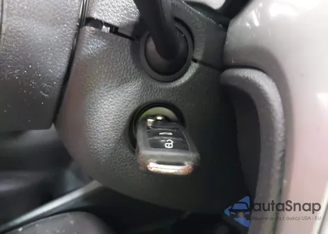 2014 Volkswagen Passat 1.8T Wolfsburg Edition z USA, uszkodzony, nr VIN 1VWAT7A33EC104563